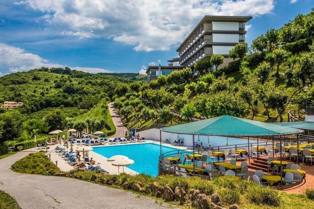 Hotel Capo Est Габичче-Маре Экстерьер фото